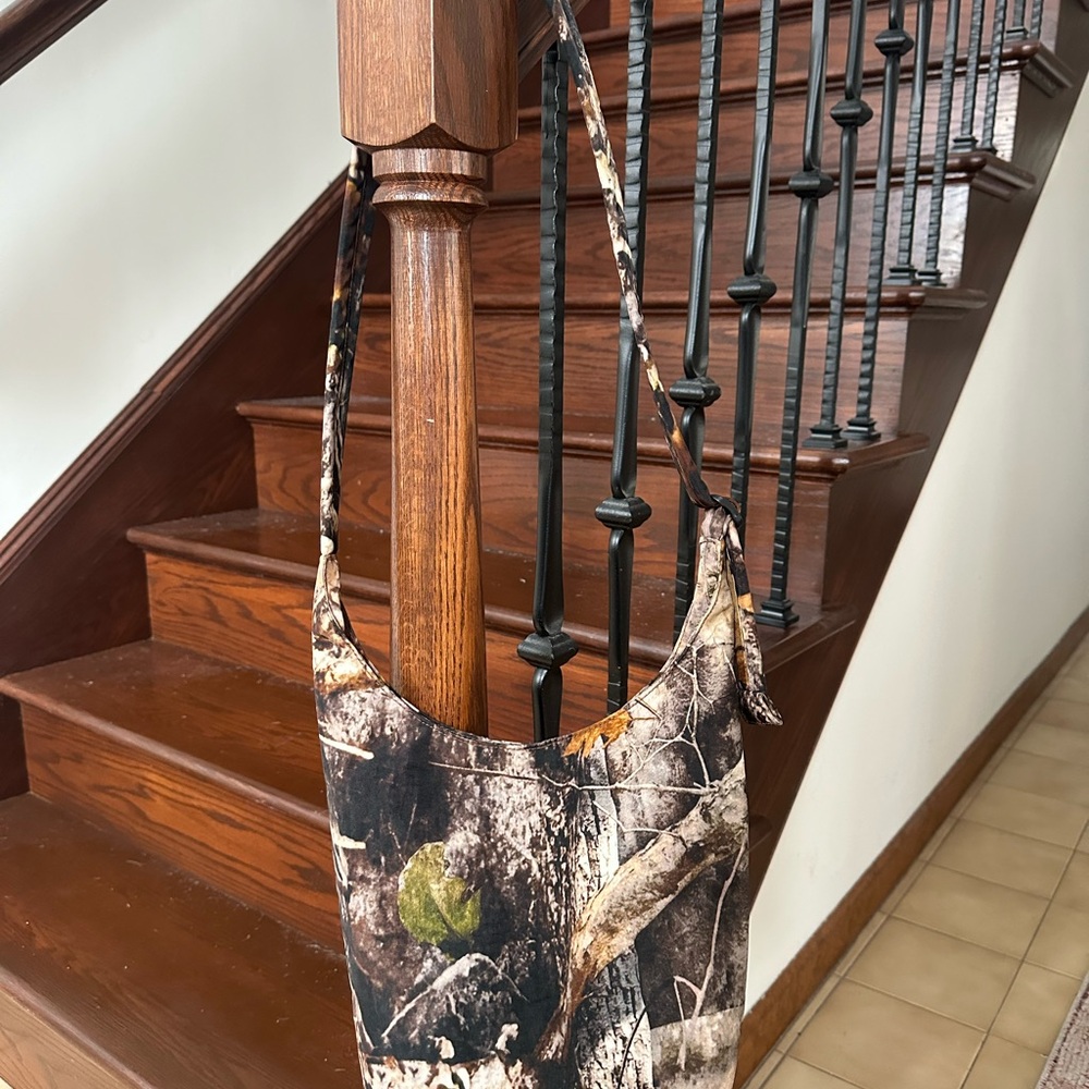 BAGGU Photo Forest Camo Crossbody Bag - Picture 2 of 4